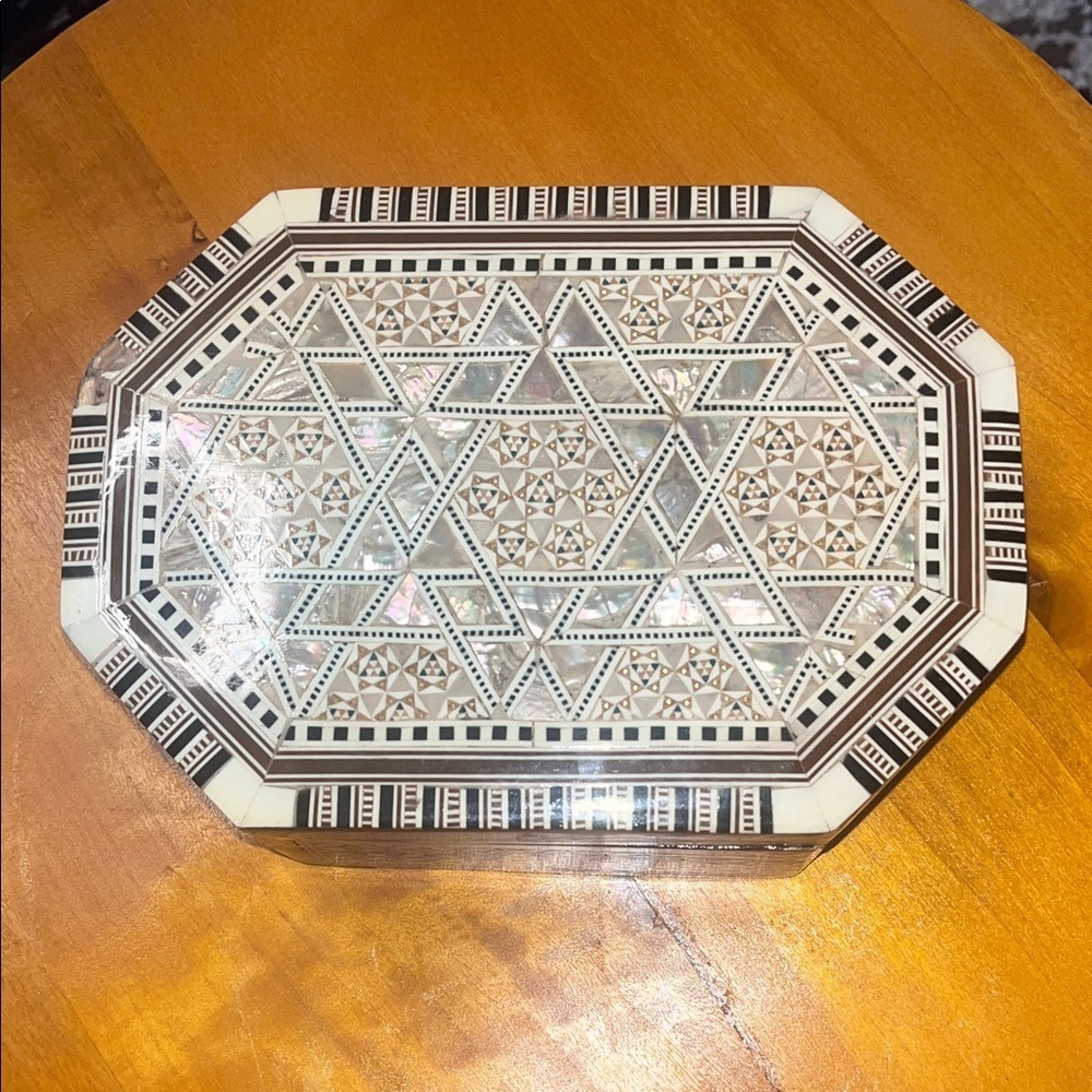 Middle Eastern/Moorish Decorative Box of Inlaid Woods and Mother-of-pearl
